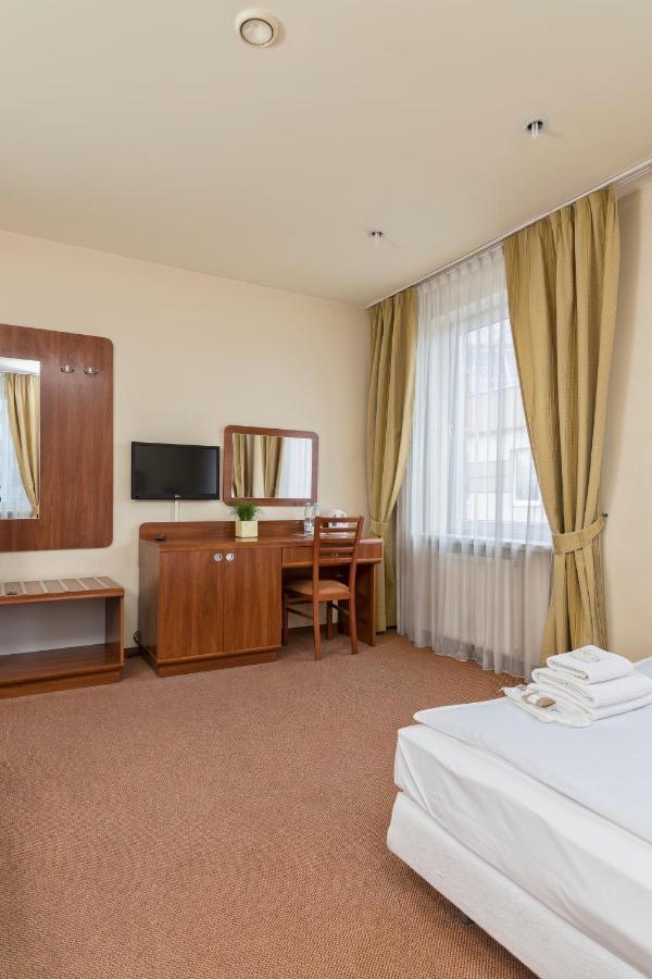 Hotel Colibra Warsaw Exterior photo